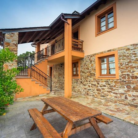 Apartamentos Navalin Тапиа де Касариего Екстериор снимка