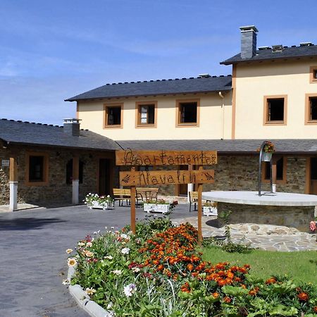 Apartamentos Navalin Тапиа де Касариего Екстериор снимка