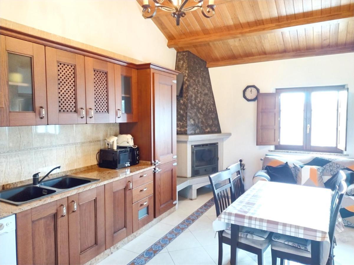 Apartamentos Navalin Тапиа де Касариего Екстериор снимка
