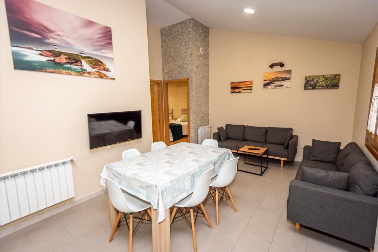 Apartamentos Navalin Тапиа де Касариего Екстериор снимка