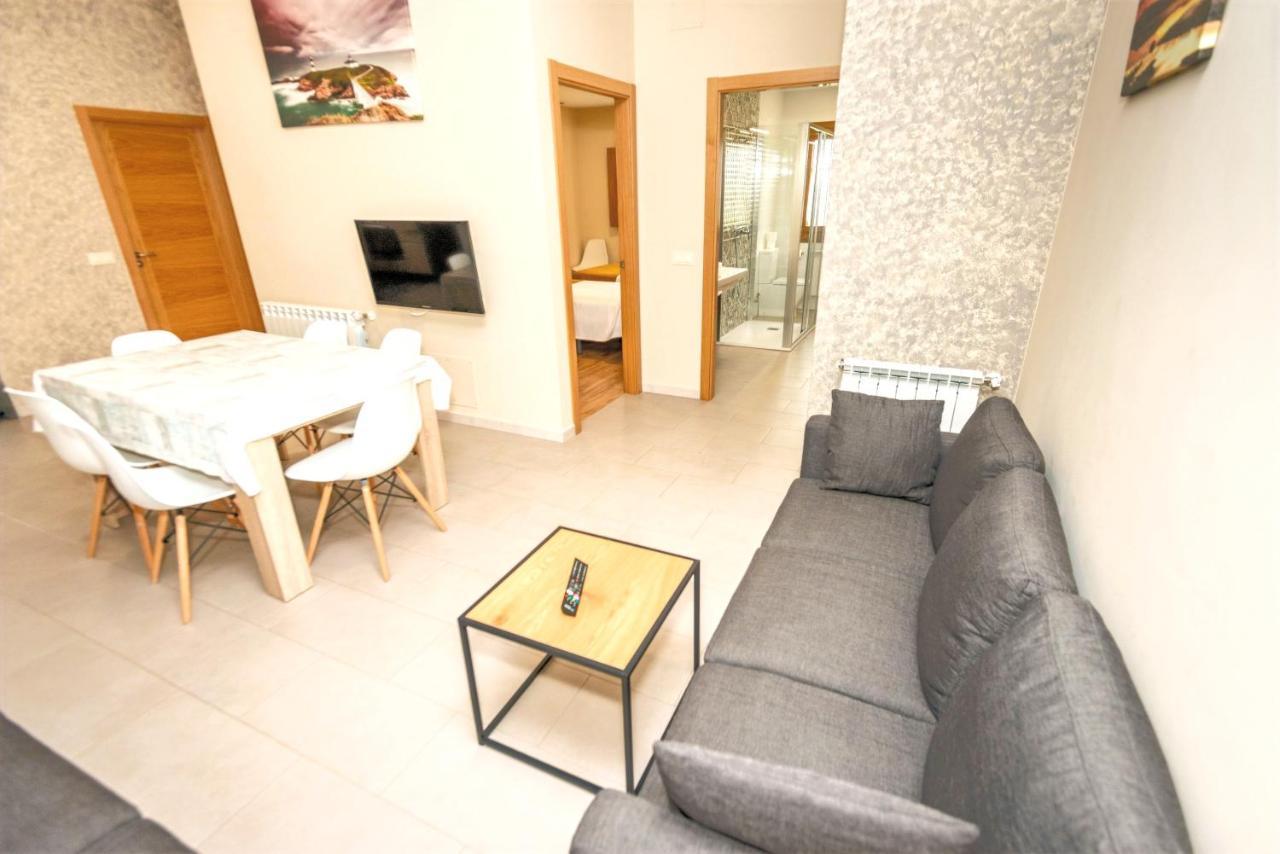 Apartamentos Navalin Тапиа де Касариего Екстериор снимка