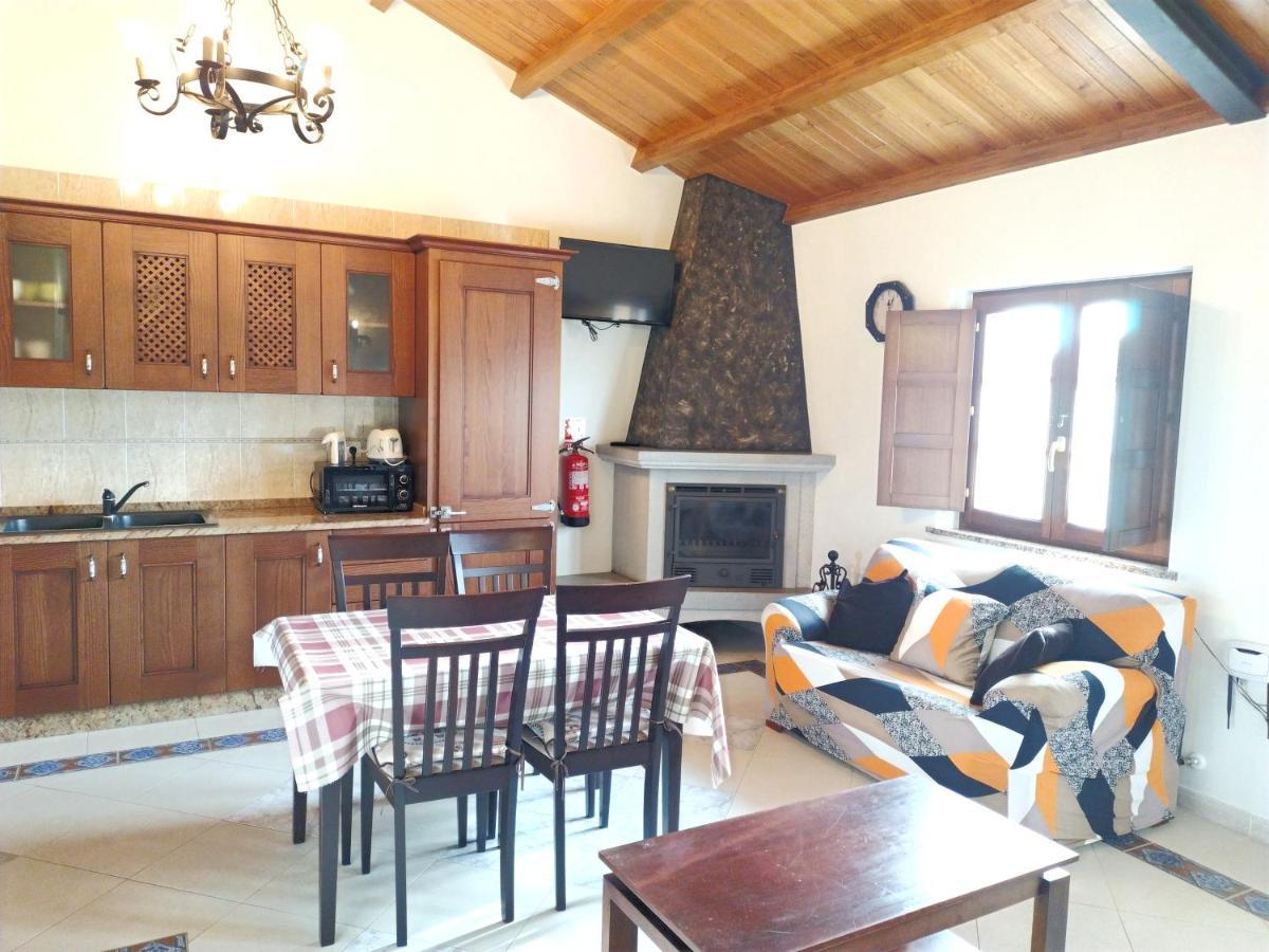 Apartamentos Navalin Тапиа де Касариего Екстериор снимка