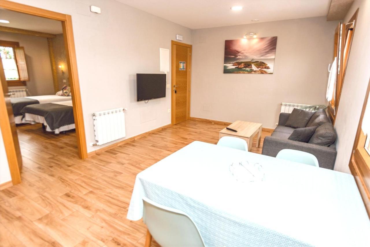 Apartamentos Navalin Тапиа де Касариего Екстериор снимка