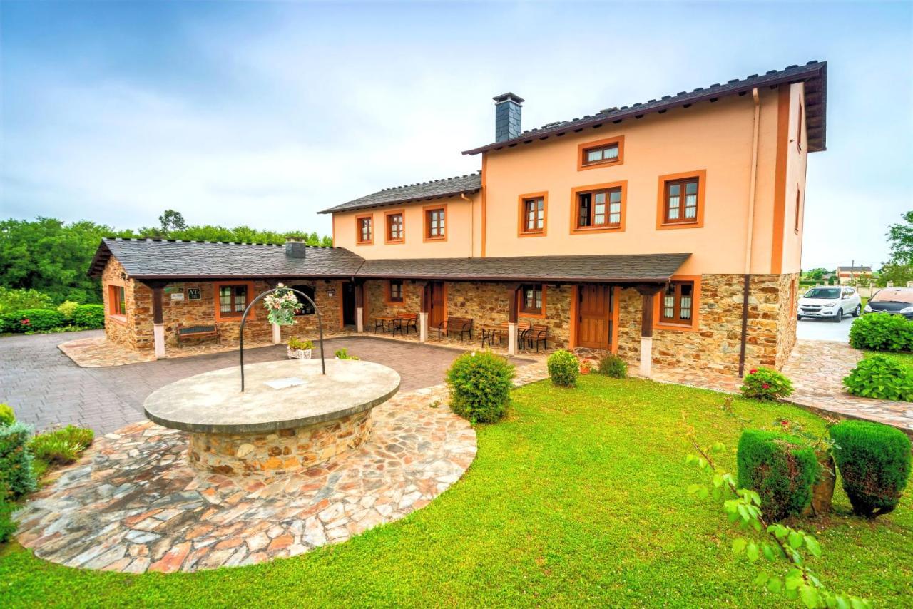 Apartamentos Navalin Тапиа де Касариего Екстериор снимка
